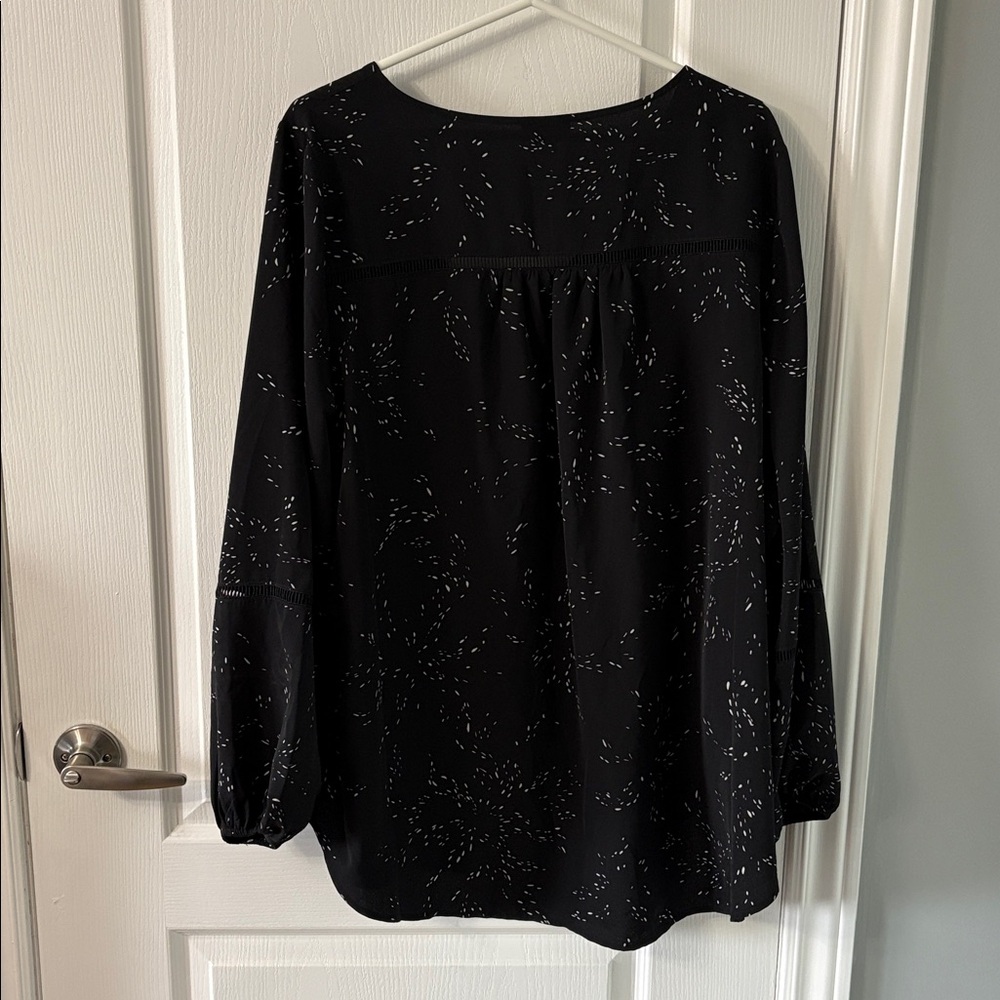 Reitmans Black Blouse with White Speckle Pattern - Picture 6 of 6